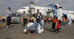 Kepulangan Jamaah Haji Kloter Pertama Embarkasi Bandara Hasanuddin
